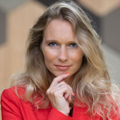 mag. Urška Ajdišek